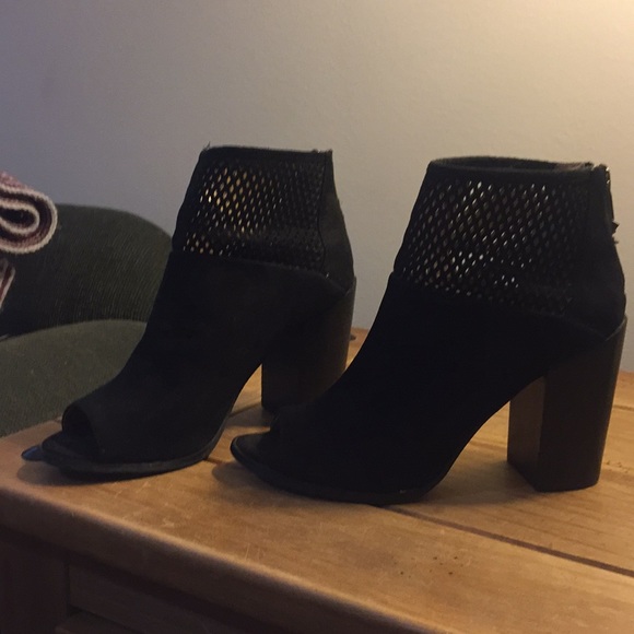 Report Shoes - Sz 6 1/2 Report open toe booties; black suede type
